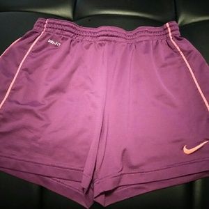 Womans nike running short